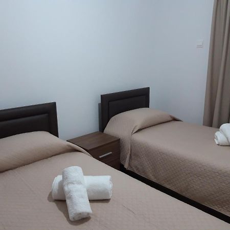 Costas Two-Bedroom Ground Floor Apartment Pafos Zewnętrze zdjęcie