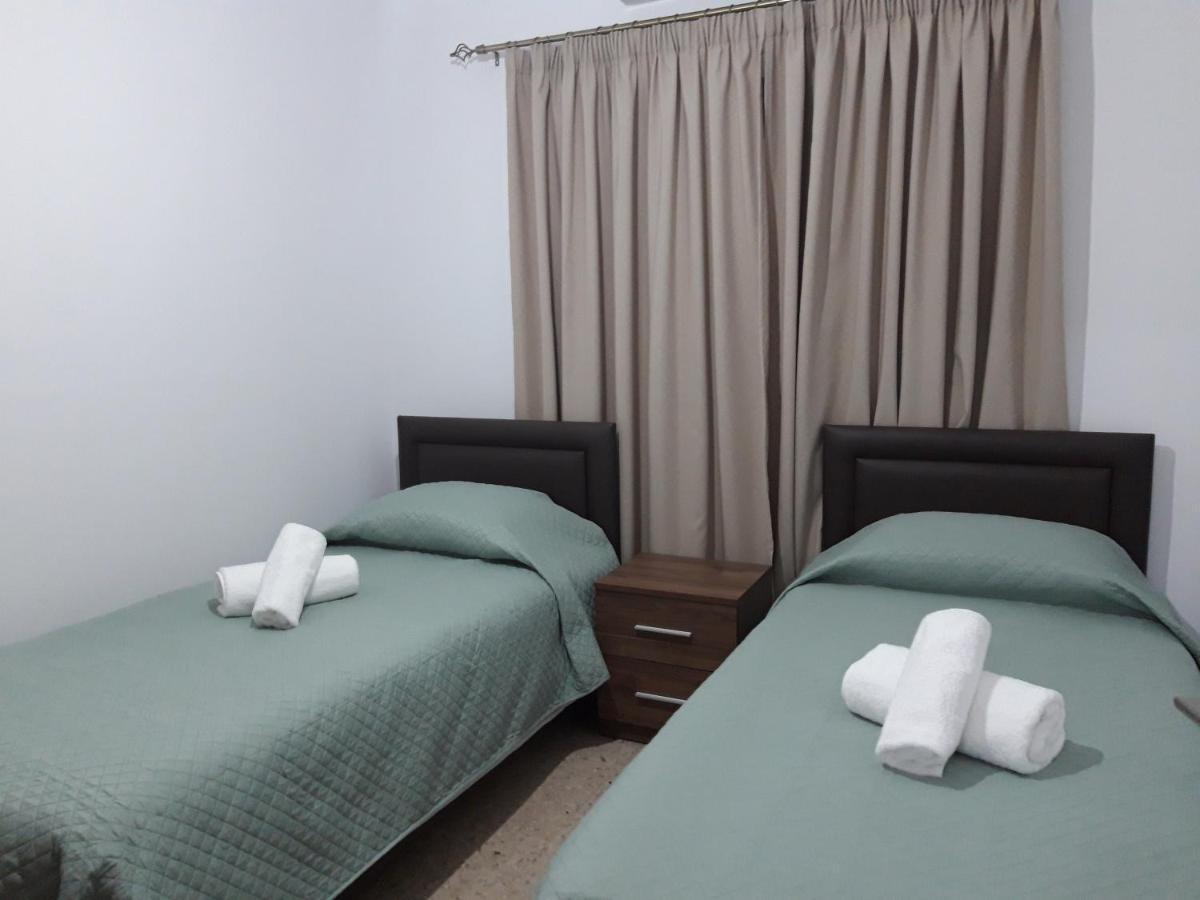 Costas Two-Bedroom Ground Floor Apartment Pafos Zewnętrze zdjęcie