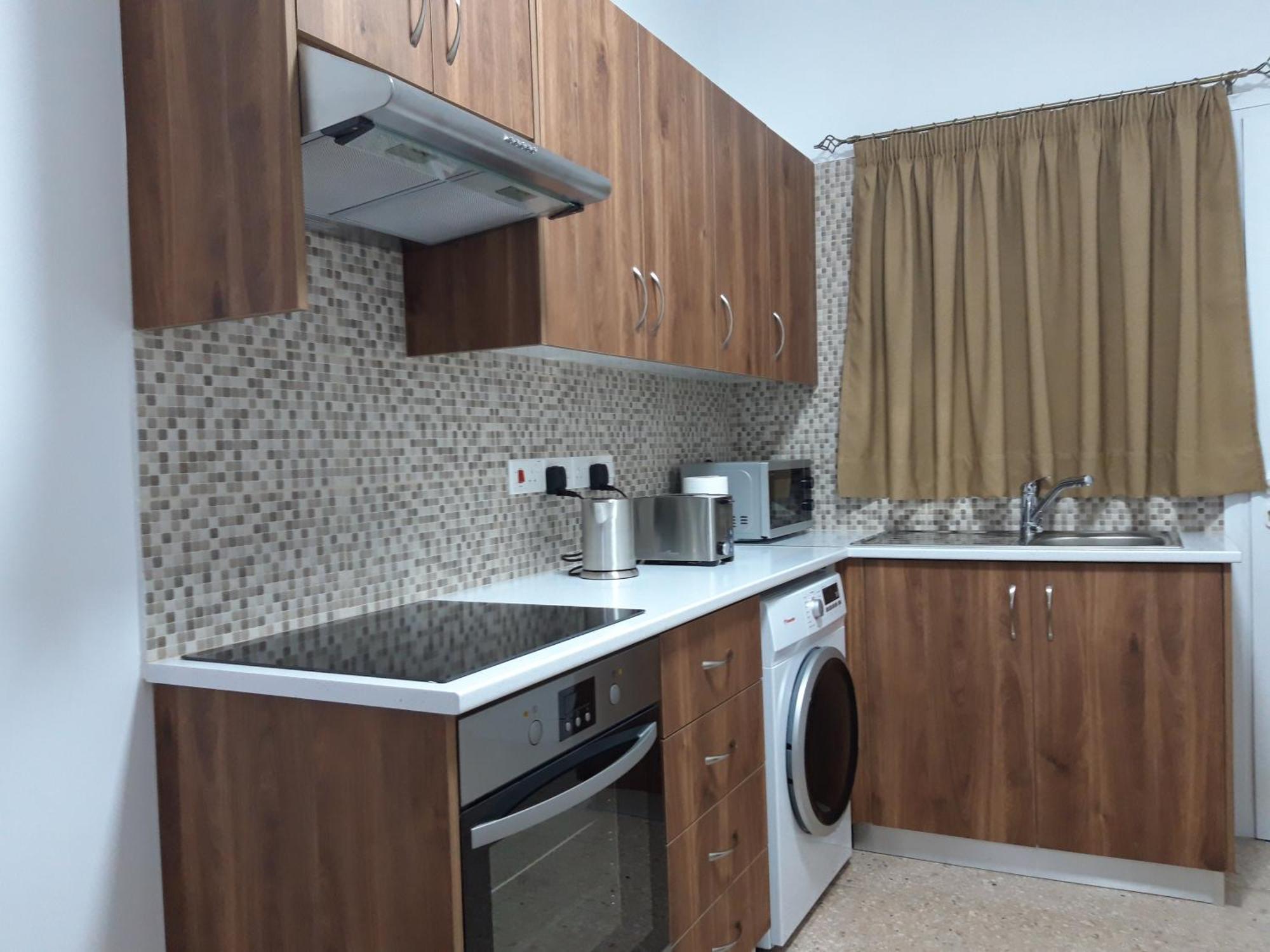 Costas Two-Bedroom Ground Floor Apartment Pafos Zewnętrze zdjęcie